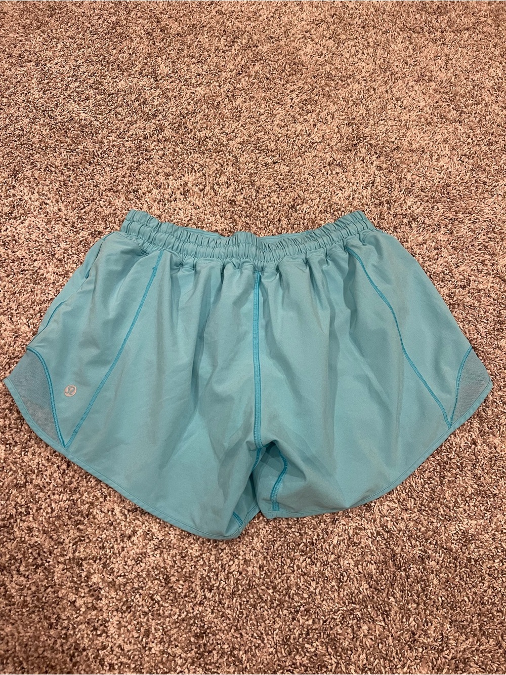 Lululemon Electric Turquoise Hotty Hot Low-Rise Lined Short 4" Size 8 - Picture 3 of 8
